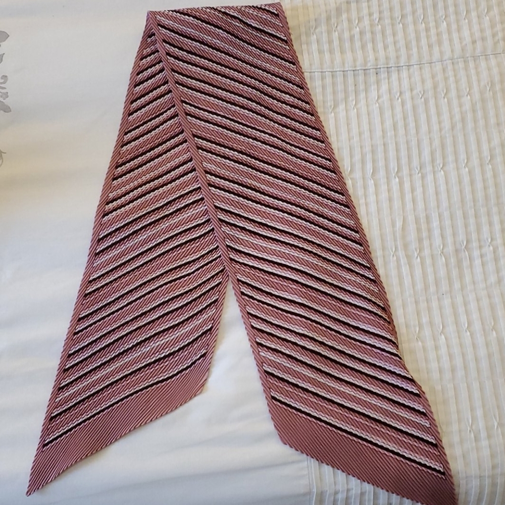 Striped Pink Pleated Scarf – Chic Vintage-Inspired Neck or Hair Scarf